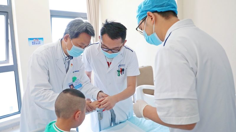 康复训练器材参数解析：如何选择适合自己的设备